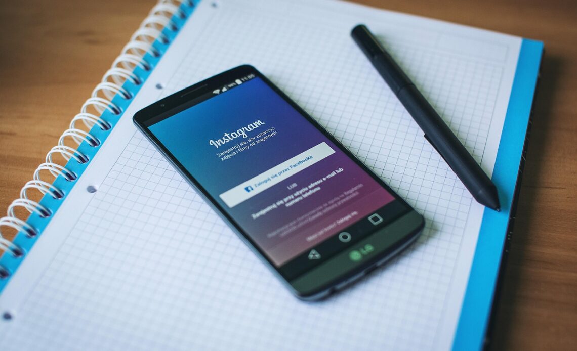 How to Curate a Life on Instagram You’re Not Living